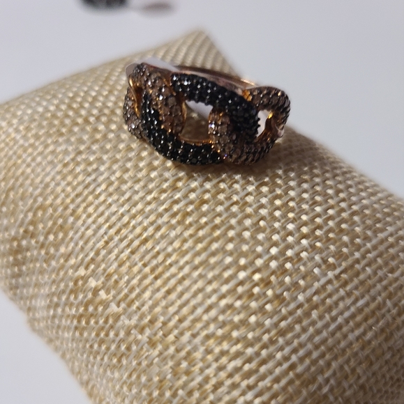 Ring - Picture 5 of 5